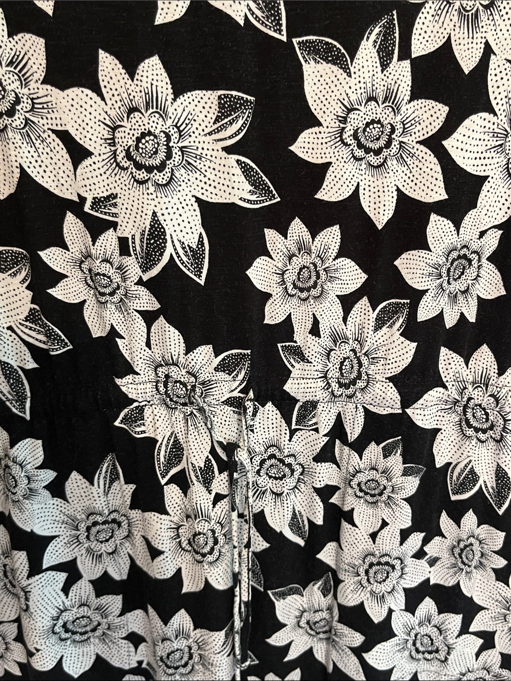 T by Talbots Sleeveless Black & White Floral Shift Dress Size Small - Picture 8 of 11